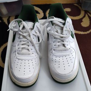 Men's Nike Forces size 9.5